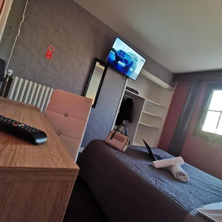 Hotel La Vieille Ferme Les Ancizes-Comps